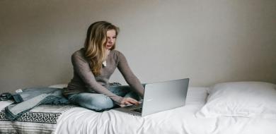 Is it possible to get a Hong Kong Working Visa for Expats without a University Degree?